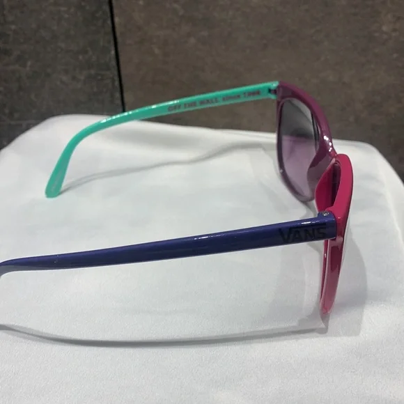 Vans Multicolored Beachwear cat eye sunglasses - Picture 4 of 8